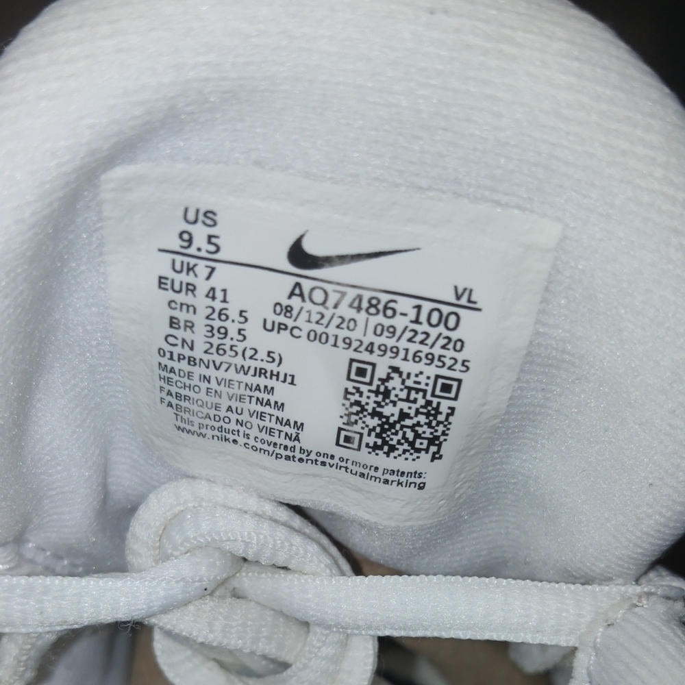 Nike White Woman's Running Shoes - Picture 5 of 11